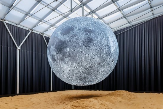 "Museum of the Moon" von Luke Jerram (c) Richard Mayr